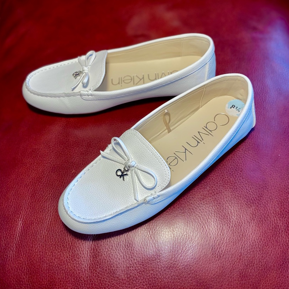 Calvin Klein Loafers Flat White with Bow Knot Charm Driving Moccasins - Picture 7 of 16